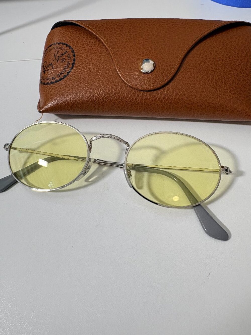 Ray-Ban Oval Sunglasses – Silver Metal Frame Yellow Lens